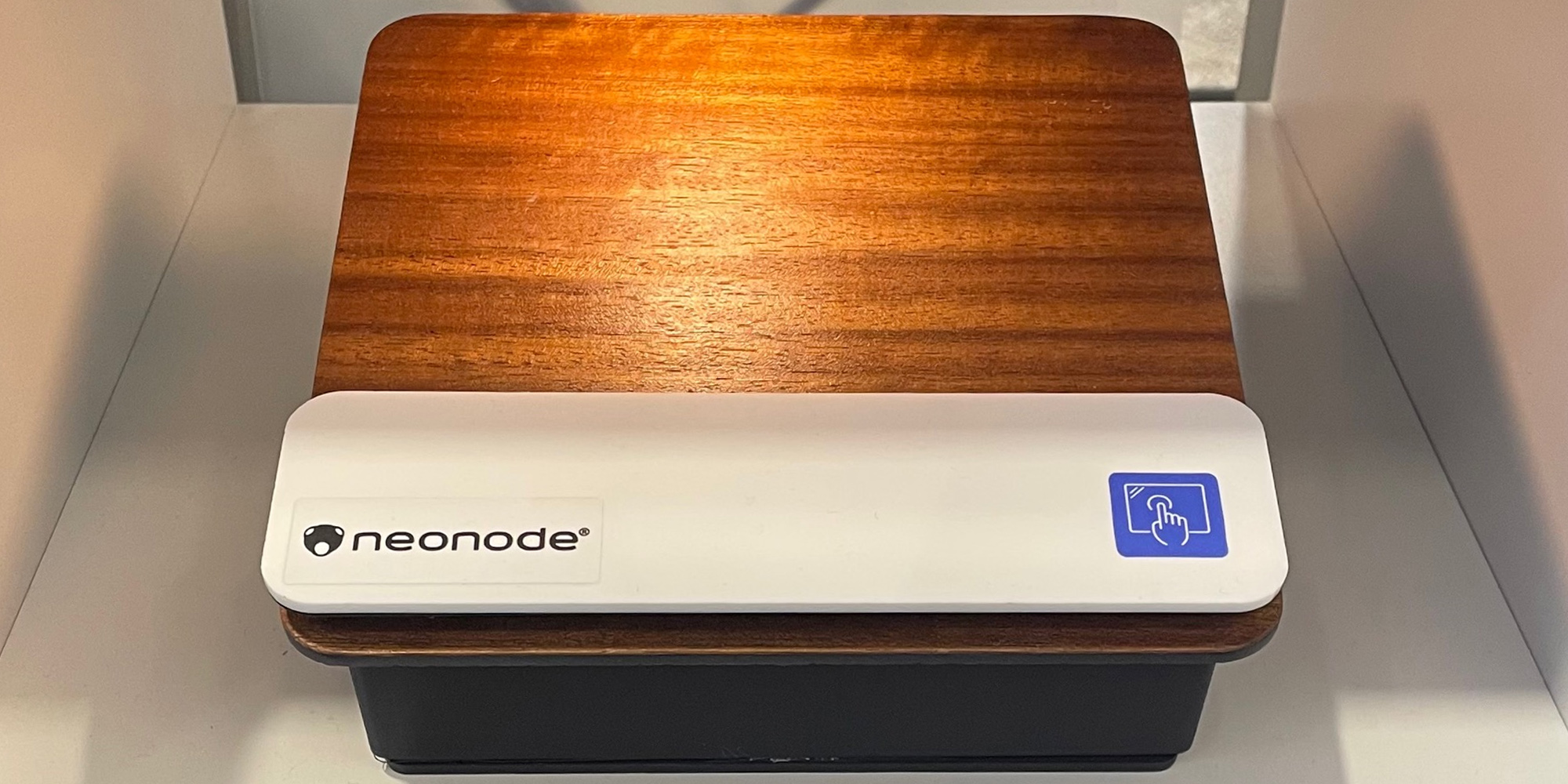 Neonode 在 2023 年美国消费类电子产品展览会上的任何表面上的触摸演示